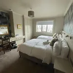فندق مبيت وإفطار Ardawn House 5*