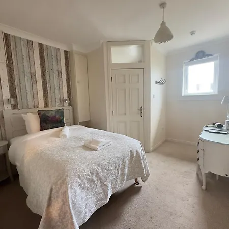 فندق مبيت وإفطار Ardawn House 5*